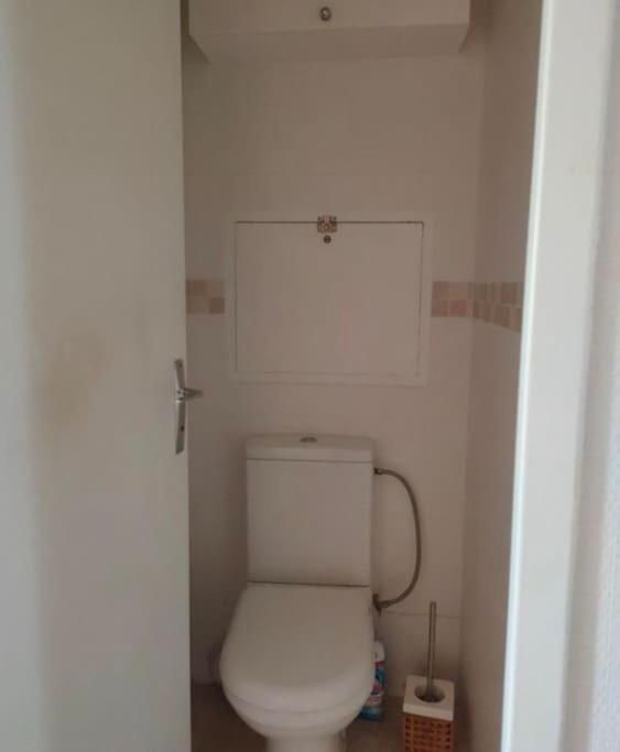 F3 Avec Balcon 5 Min Gare Sqy Et Parking Gratuit Lägenhet Guyancourt Exteriör bild