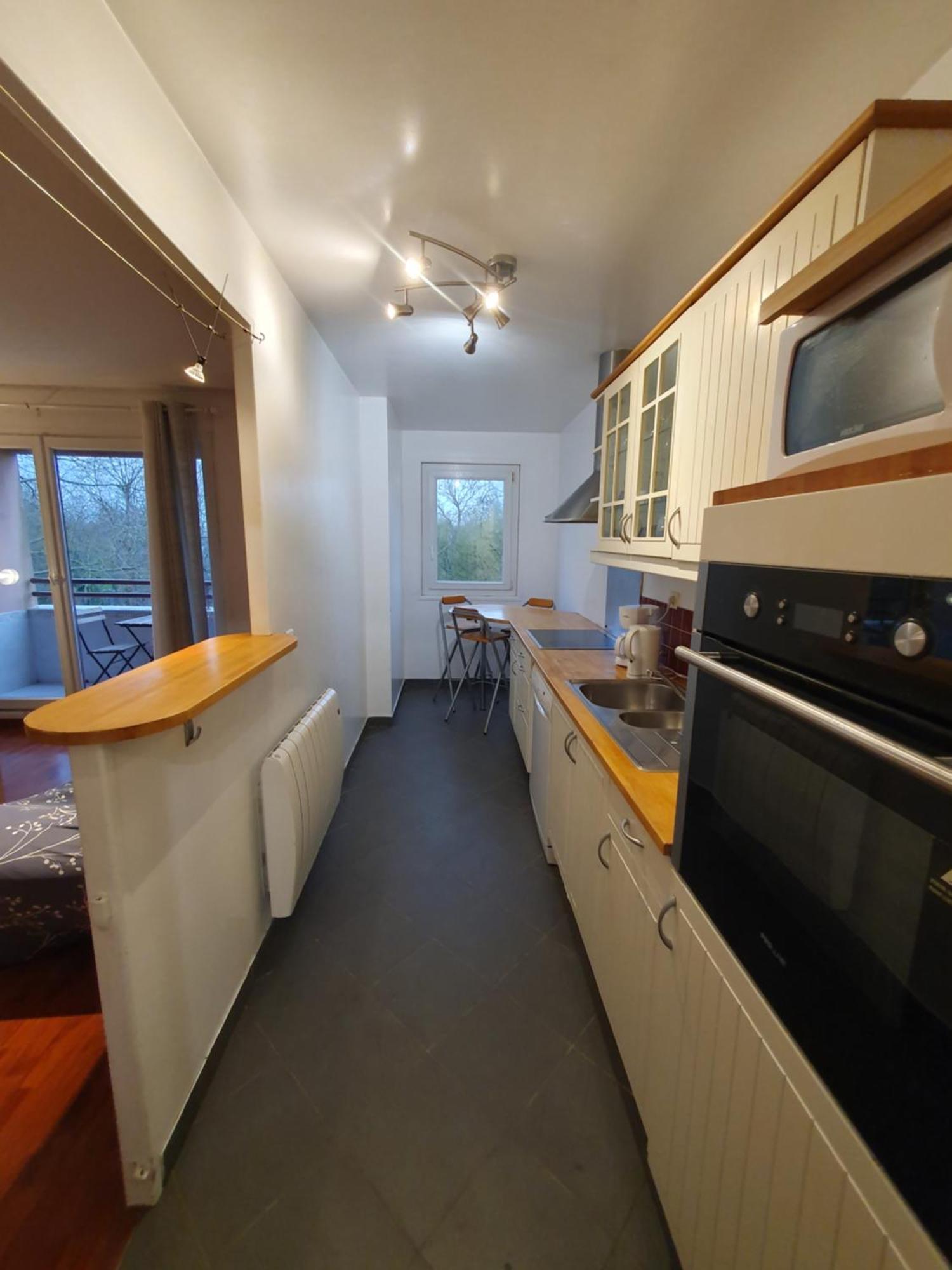 F3 Avec Balcon 5 Min Gare Sqy Et Parking Gratuit Lägenhet Guyancourt Exteriör bild